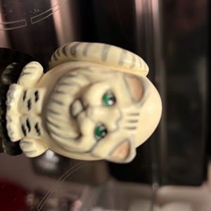 Allyson Nagel cat with stripes figurine